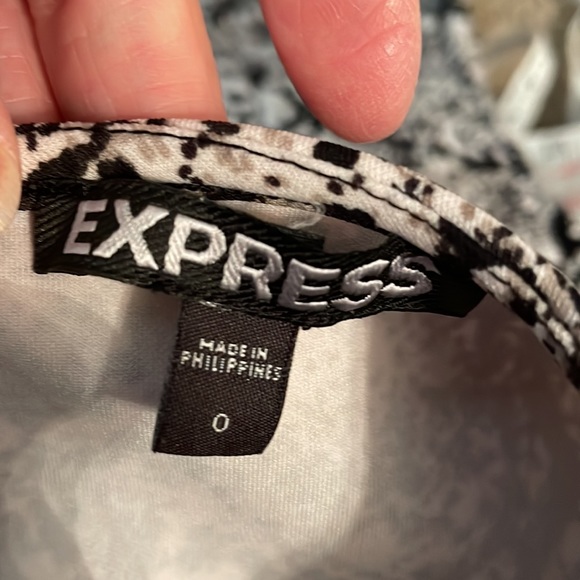 Snake skin printed dress - Picture 3 of 4